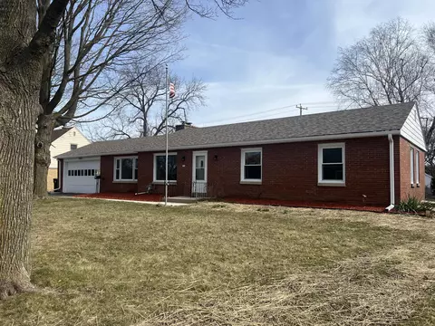 556 N 105th, Wauwatosa, WI 53226