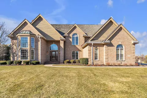 10727 N Gazebo Hl, Mequon, WI 53092