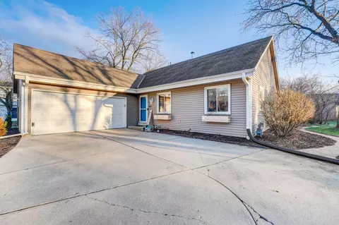 8127 W Winston, Franklin, WI 53132