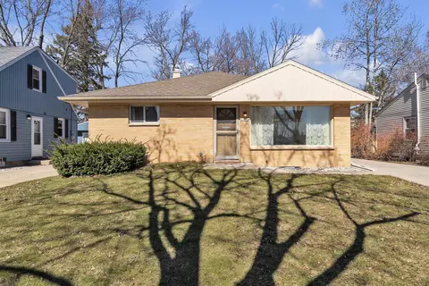 11050 W Mount Vernon, Wauwatosa, WI 53226