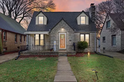 1421 S 85, West Allis, WI 53214