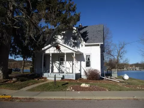201 W Main, Cazenovia, WI 53924