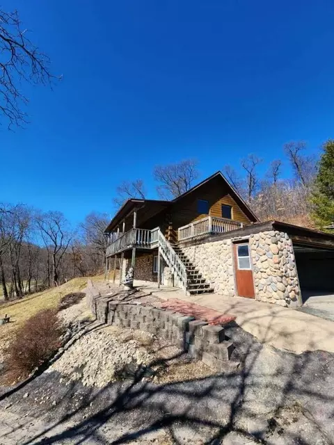 n6527 Eggens Coulee Road, Hamilton, WI 54669