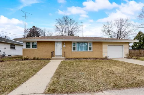 7527 18th, Kenosha, WI 53143