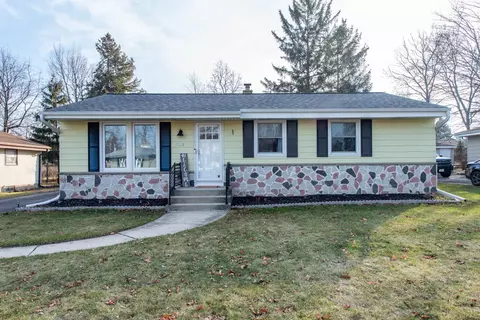 315 E Susan, Oak Creek, WI 53154