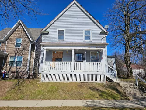 3722 W Brown, Milwaukee, WI 53208