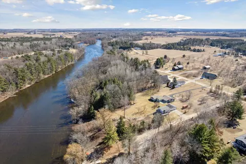 n4526 Riverview Road, Waukechon, WI 54166