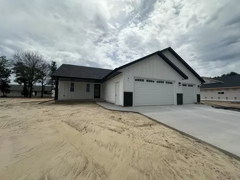 1946 Golden Gate, Holmen, WI 54636