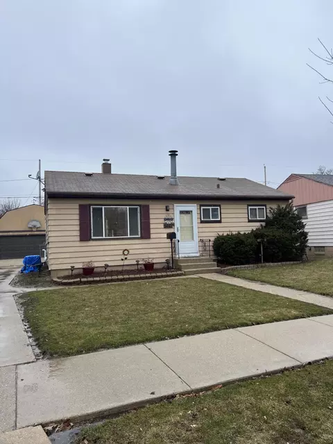5467 N 74th, Milwaukee, WI 53218