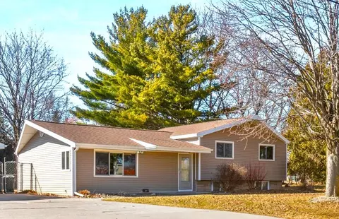 w6463 Greenville Drive, Greenville, WI 54942