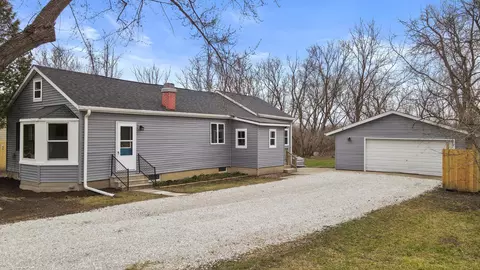 8043 E Wind Lk, Norway, WI 53185