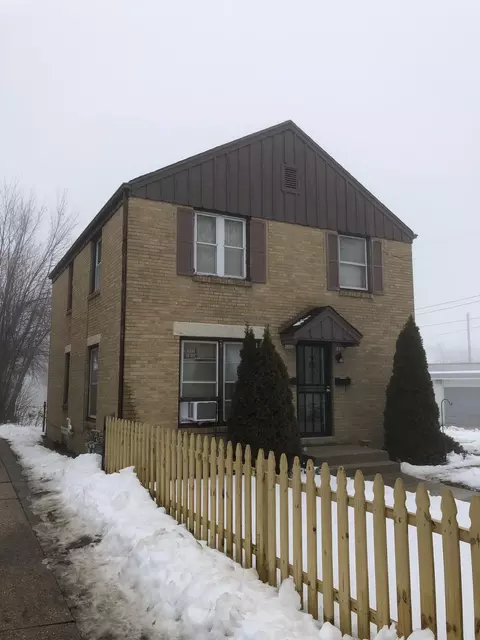 1200 W Hope #1202, Milwaukee, WI 53209