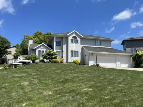 204 Eagles Blf, La Crescent, MN 55947