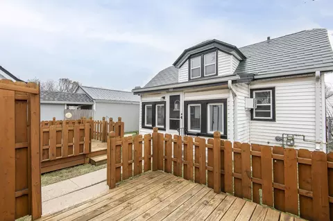 4011 S 1st, Milwaukee, WI 53207