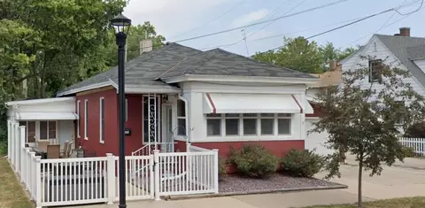 915 Cass, La Crosse, WI 54601