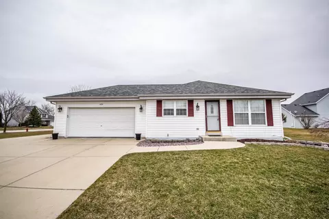 1072 Cleveland, Hartford, WI 53027