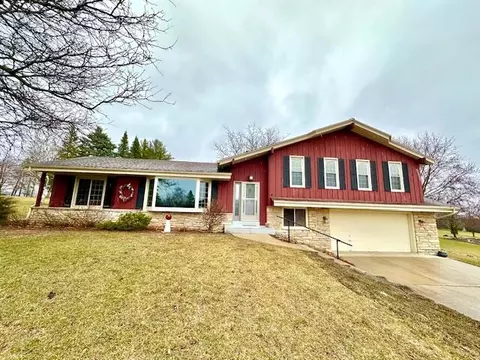 3238 Hawthorne, Hartford, WI 53027