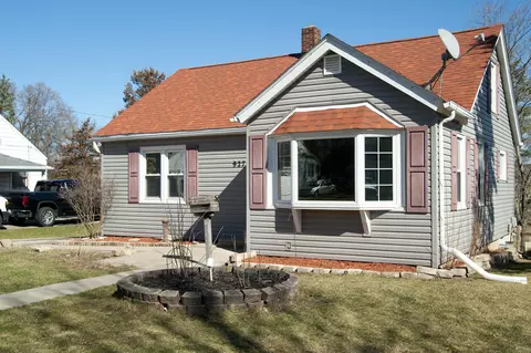 927 Clover, Lake Geneva, WI 53147