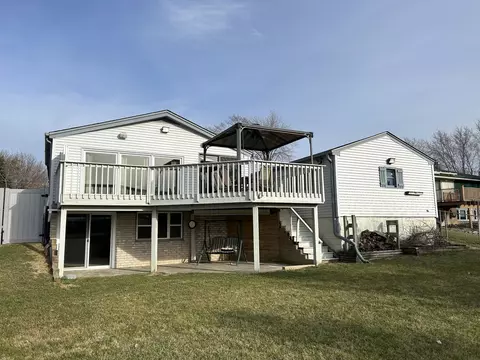 1418 Meadowbrook, Mount Pleasant, WI 53405