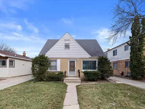 2412 S 69th, West Allis, WI 53219