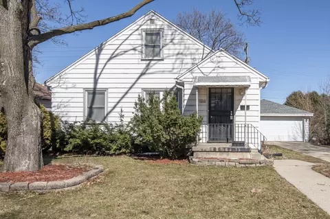7312 W Medford, Milwaukee, WI 53218
