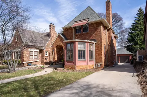 2226 N 71st, Wauwatosa, WI 53213