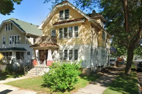 3900 Dr William Finlayson #3902, Milwaukee, WI 53212
