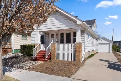 2314 De Koven, Racine, WI 53403