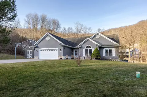 47336 Queens Cv, Dresbach, MN 55947