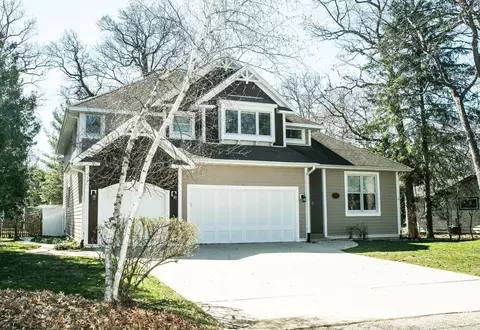 449 Hillcrest, Fontana, WI 53125