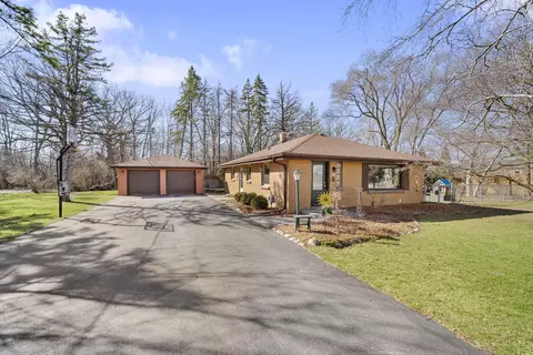 135 E Forest Hl, Oak Creek, WI 53154