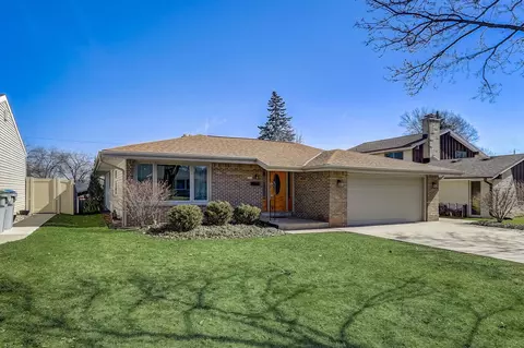 5032 S 19th, Milwaukee, WI 53221