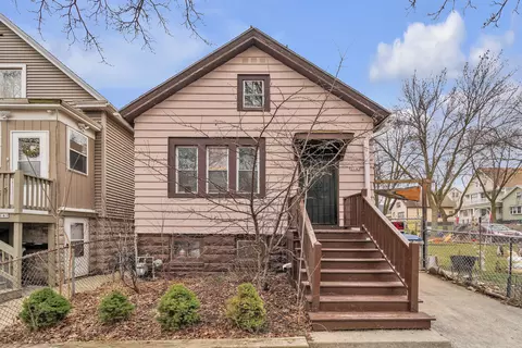 2143 W Maple, Milwaukee, WI 53204