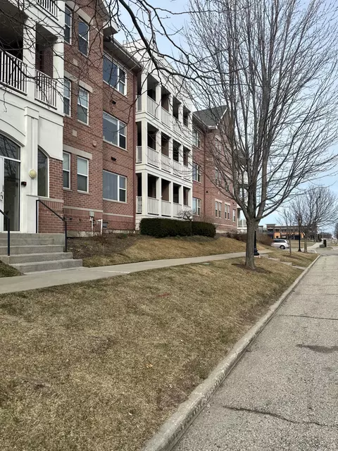 318 57th #308, Kenosha, WI 53140