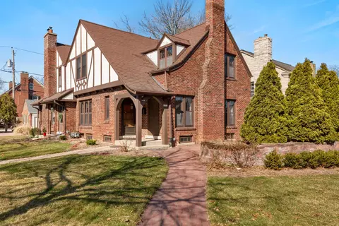 4401 N Wildwood, Shorewood, WI 53211