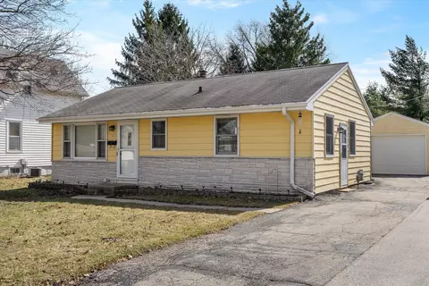 261 W Washington, Hartford, WI 53027