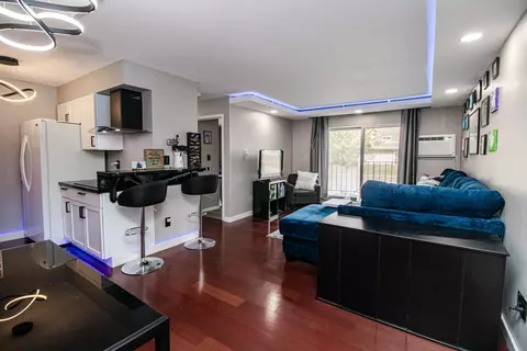 141 W North #9, Waukesha, WI 53188