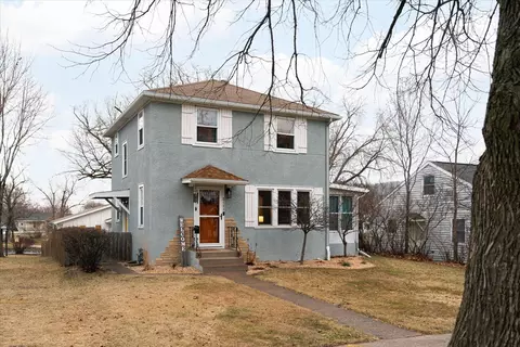 2153 Farnam, La Crosse, WI 54601