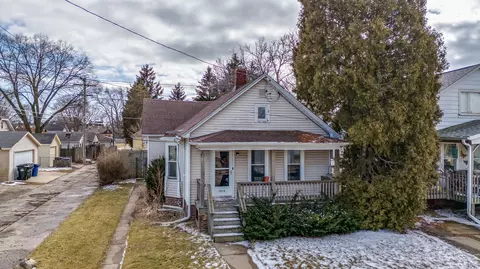 1215 Layard, Racine, WI 53402