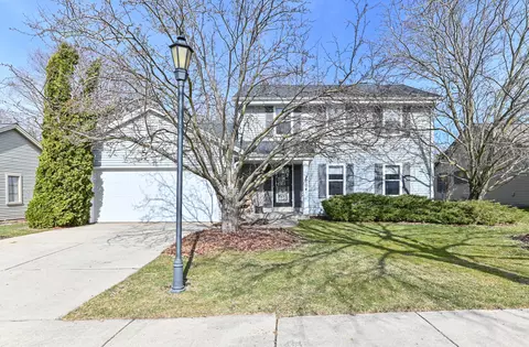 2704 Oakcrest, Waukesha, WI 53188