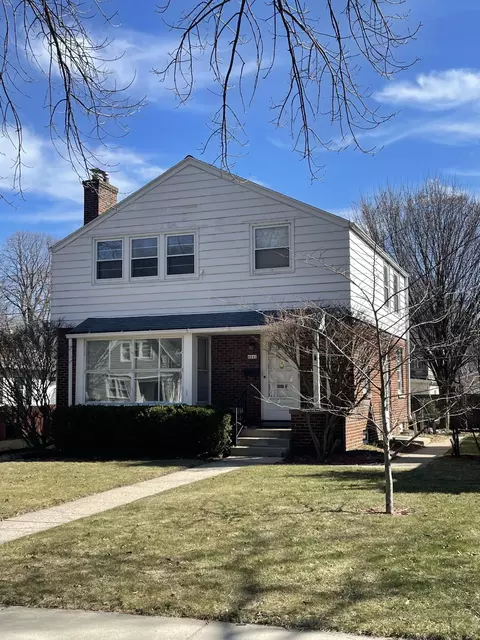 4840 N Larkin, Whitefish Bay, WI 53217