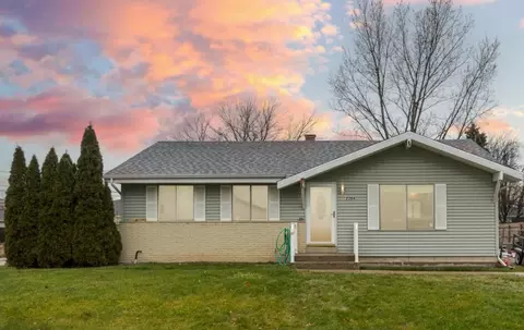 2204 Tara, Racine, WI 53402
