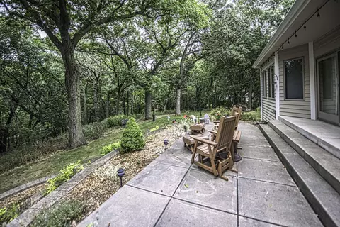 1195 N Lost Woods, Summit, WI 53066