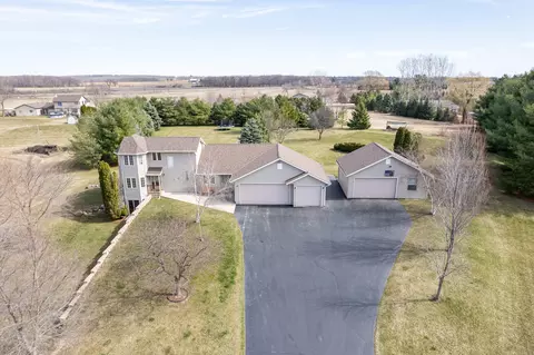 n9132 Donald Lane, Watertown, WI 53094