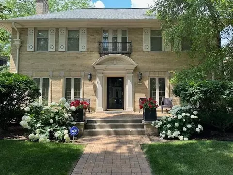 3515 N N Smt, Shorewood, WI 53211