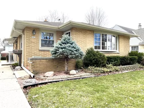 1411 Manitowoc, South Milwaukee, WI 53172