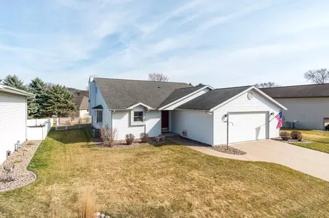 1266 Red Cedar, Onalaska, WI 54650