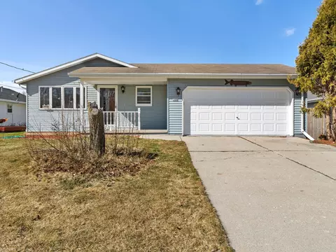 1608 Iris, Manitowoc, WI 54220