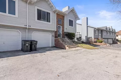 1829 Woodburn #B, Waukesha, WI 53188