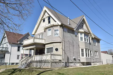 1618 W Lloyd #1620, Milwaukee, WI 53205